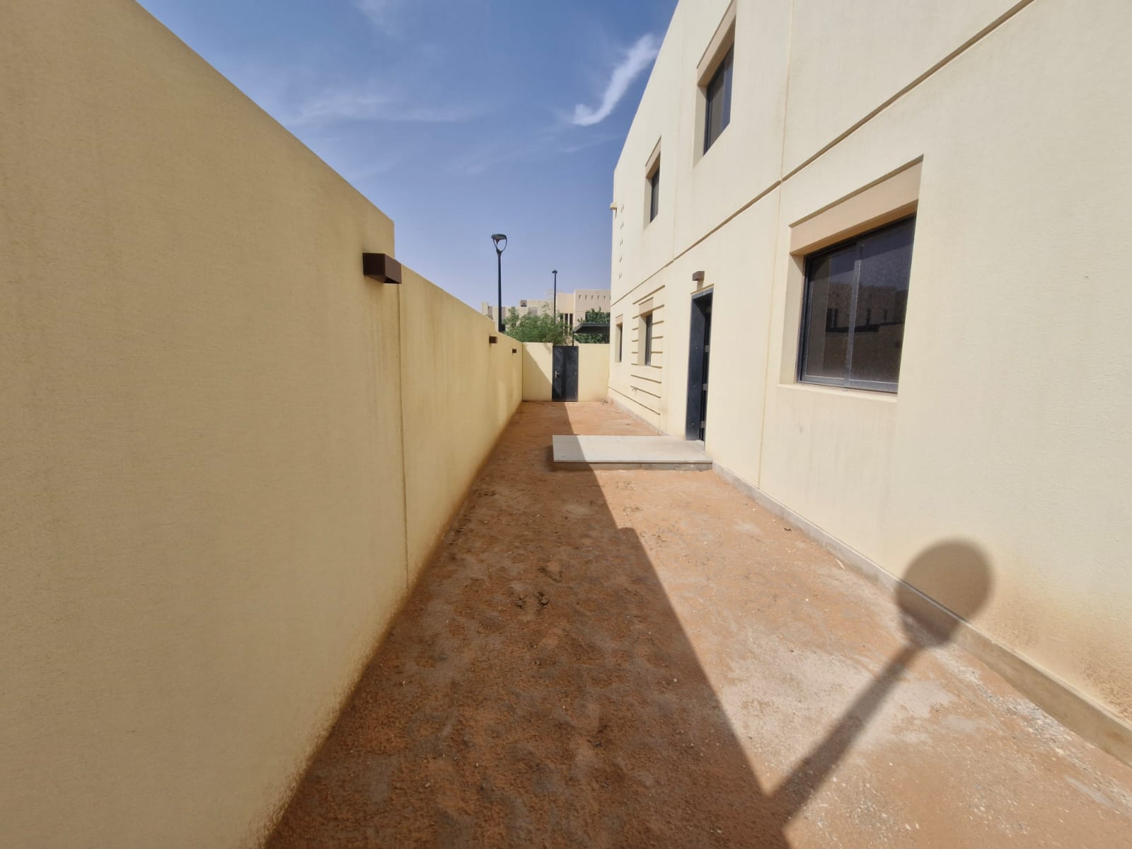 🏡 *Luxury Villa in Sedra – Roshn*    300 m² Modern Villa | Elegance Meets Functionality  